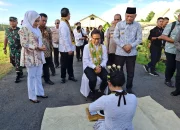 Bupati Dan Wagub Sambut Kedatangan Menkes Di  Emalamo