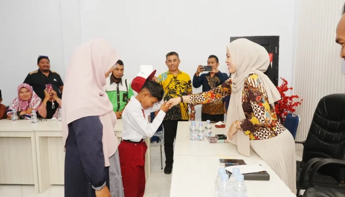 Diknas Kepsul Lepas Siswa SD IT Ikut Final OSN Tingkat Nasional