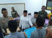 Salurkan Bantuan Provinsi Dan Kabupaten, Sekda Kepsul Ajak Gotong Royong Di Lingkungan 