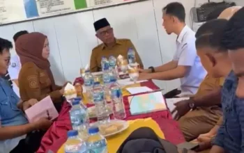 Pemkab Kepsul Saksikan Penentuan titik lokasi Gapura KNMP Di Desa Bajo
